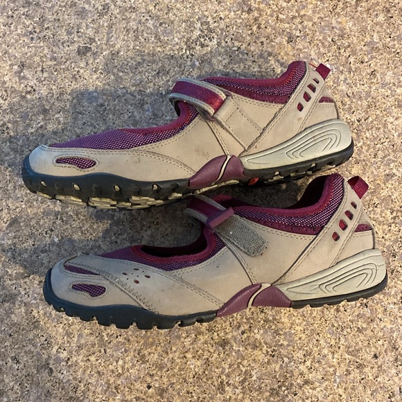 L.L. Bean Sandals or Sneakers? 7 Velcro Closure - Picture 5 of 17